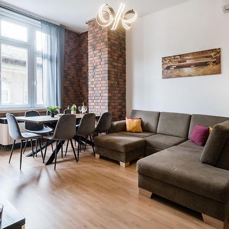 Ferienwohnung Jacuzzi And Privacy With 2 Balconies And Free Garage Budapest Exterior foto