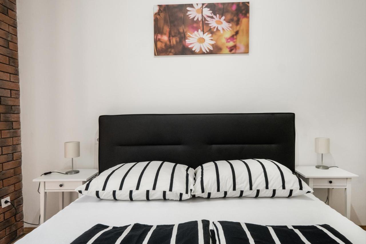 Ferienwohnung Jacuzzi And Privacy With 2 Balconies And Free Garage Budapest Exterior foto