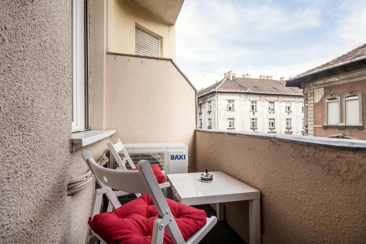 Ferienwohnung Jacuzzi And Privacy With 2 Balconies And Free Garage Budapest Exterior foto